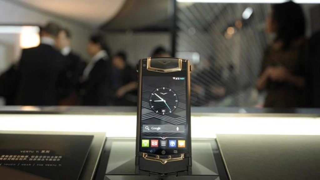 شرایط واردات موبایل لوکس