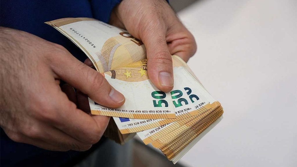 راهنمای رفع تعهد ارزی ۱۴۰۴